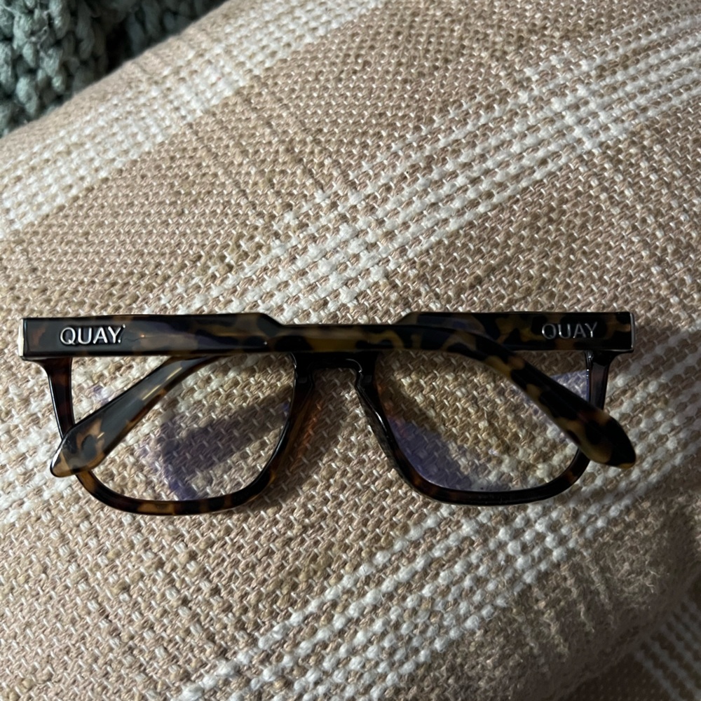 Quay Hardwire Bluelight Glasses - Picture 2 of 4
